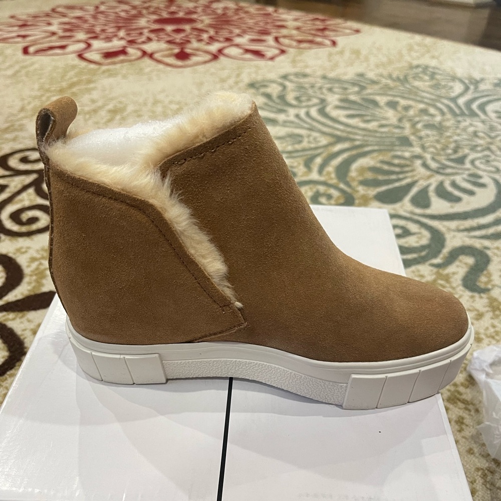 Dolce Vita Zali  color Praline.  Brand new.  Smoke free & Pet free.